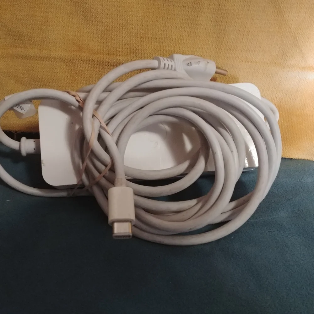 Apple A1188 charger